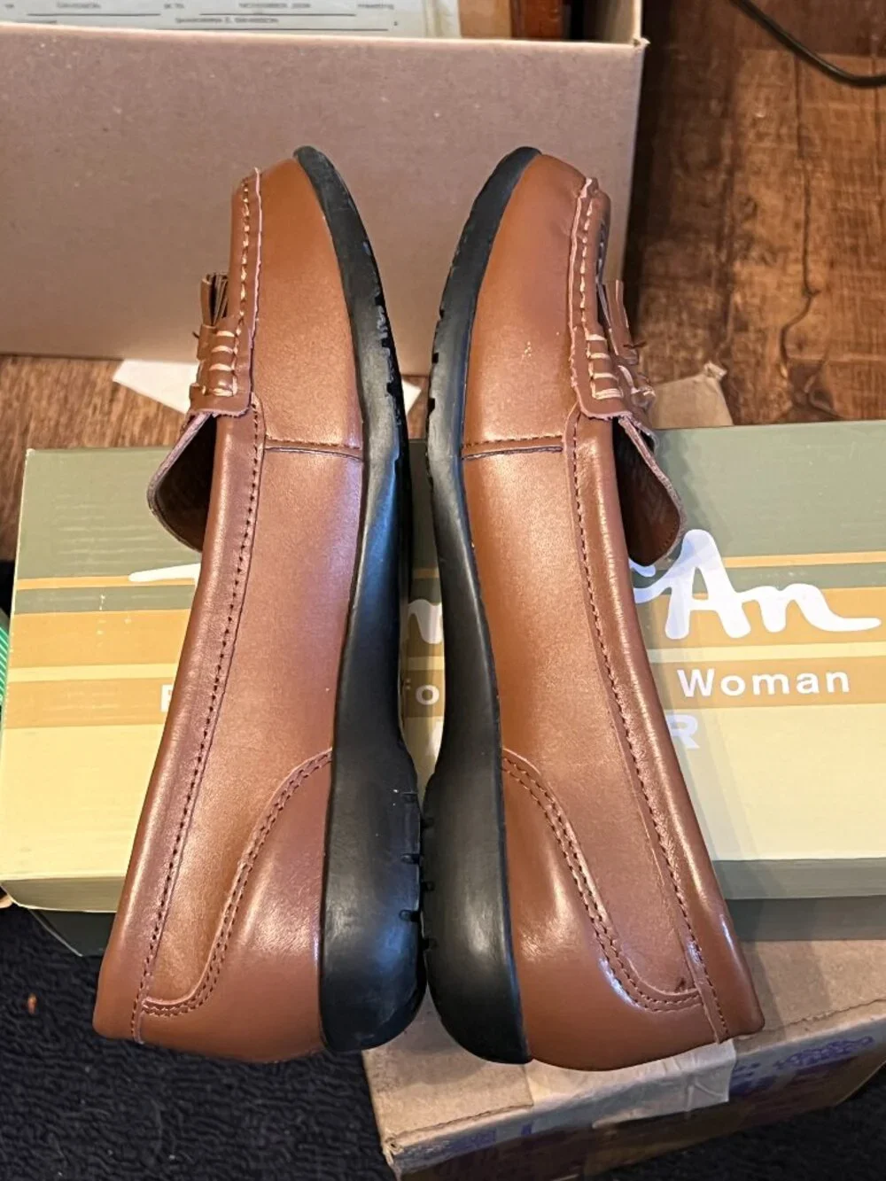 Thom McAn Women's Leather Moccasin - Size 8W - NWOT WITH BOX!